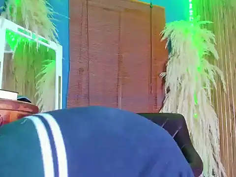 Leo Glow online show from 21, 12, 2025