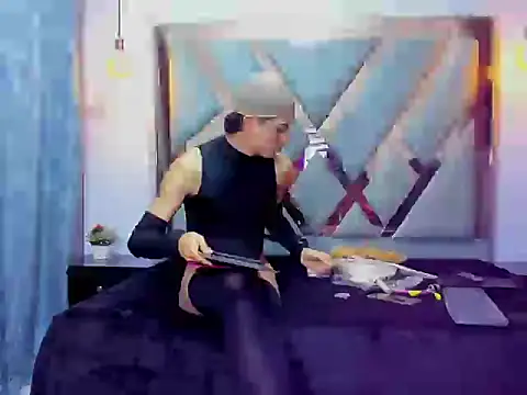 Snapshot of RegannTaylor chatting on 4, 12, 2025 RegannTaylor online show from 4, 12, 2025