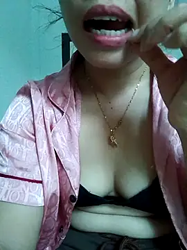 Snapshot of kitti-krush chatting on 4, 11, 2025 kitti-krush online show from 4, 11, 2025