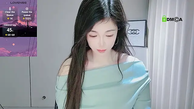 Snapshot of YunShan-33 chatting on 13, 3, 2026 YunShan-33 online show from 13, 3, 2026