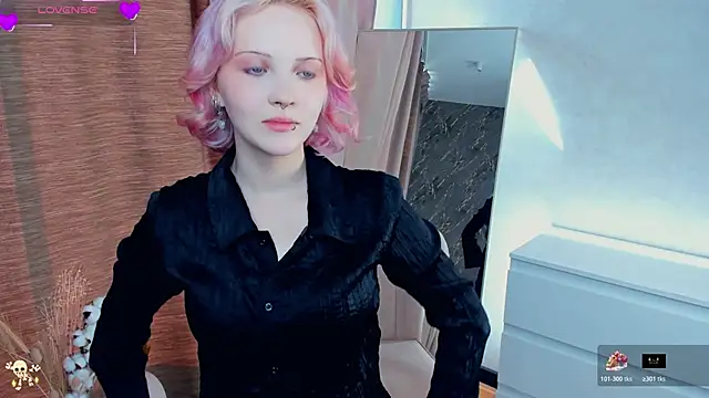 Snapshot of LorenzaGrill chatting on 3, 11, 2025 LorenzaGrill online show from 3, 11, 2025