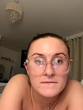 EmLovesxx online show from 18, 11, 2025