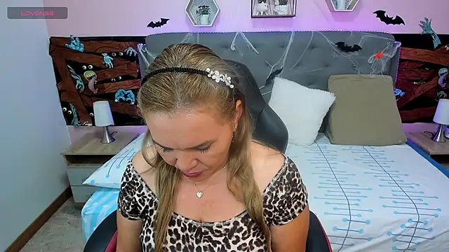 Snapshot of _sarah_lovely chatting on 31, 10, 2025 sarah lovely online show from 31, 10, 2025