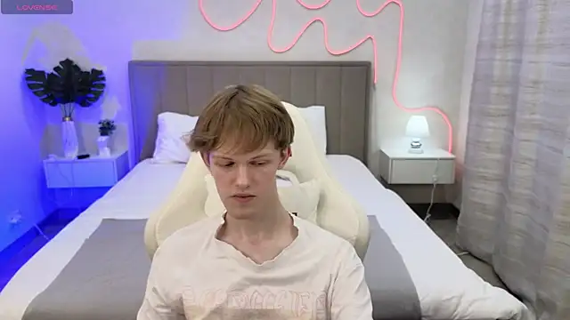 Snapshot of Fakeangel87 chatting on 2, 11, 2025 Fakeangel87 online show from 2, 11, 2025