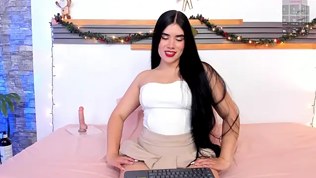 Snapshot of Oriana_03 chatting on 5, 12, 2025 Oriana 03 online show from 5, 12, 2025