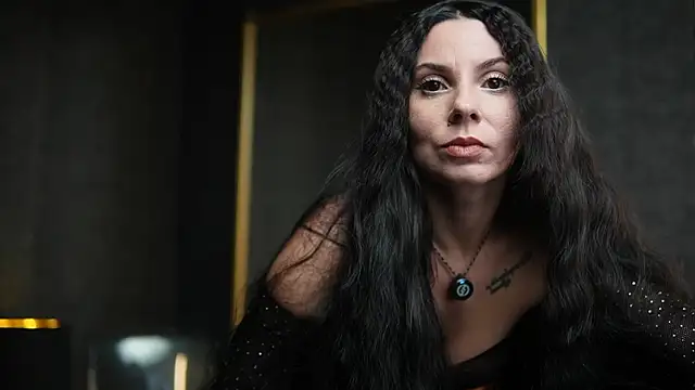 Snapshot of GiaEasyIce chatting on 2, 12, 2025 GiaEasyIce online show from 2, 12, 2025