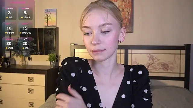 Snapshot of ShanelTunon chatting on 19, 11, 2025 ShanelTunon online show from 19, 11, 2025