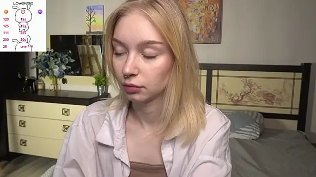 Snapshot of ShanelTunon chatting on 23, 11, 2025 ShanelTunon online show from 23, 11, 2025