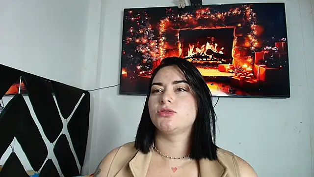 Snapshot of Romina_foxxx_ chatting on 5, 12, 2025 Romina foxxx online show from 5, 12, 2025