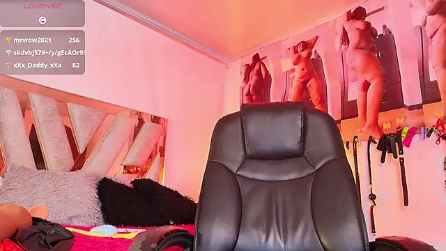 Snapshot of Ebonynaughty chatting on 2, 12, 2025 Ebonynaughty online show from 2, 12, 2025