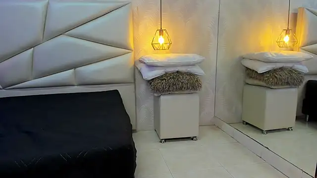 Snapshot of laurettedela_rouse chatting on 16, 12, 2025 laurettedela rouse online show from 16, 12, 2025