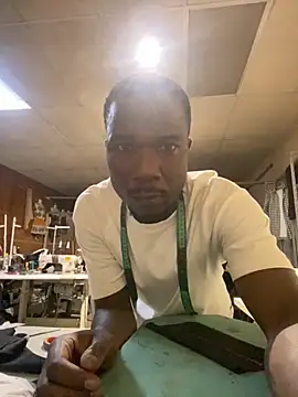 Snapshot of Ndodemnyama@xh chatting on 3, 11, 2025 Ndodemnyamaxh online show from 3, 11, 2025