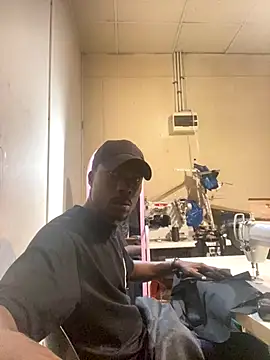 Snapshot of Ndodemnyama@xh chatting on 6, 11, 2025 Ndodemnyamaxh online show from 6, 11, 2025