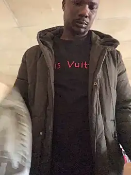 Snapshot of Ndodemnyama@xh chatting on 18, 12, 2025 Ndodemnyamaxh online show from 18, 12, 2025