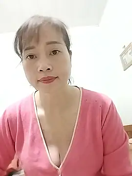 Snapshot of Kiuwi-omao chatting on 12, 11, 2025 Kiuwi-omao online show from 12, 11, 2025