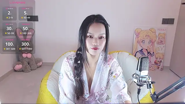 Snapshot of Abby-6 chatting on 17, 11, 2025 Abby-6 online show from 17, 11, 2025