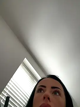 Snapshot of Bethrae25 chatting on 28, 11, 2025 Bethrae25 online show from 28, 11, 2025