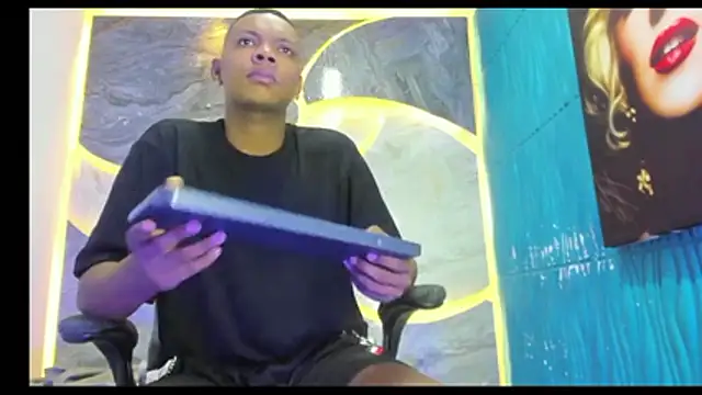 Snapshot of the_hot_boy0 chatting on 16, 11, 2025 the hot boy0 online show from 16, 11, 2025