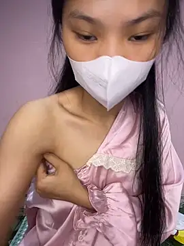 Snapshot of lung-linh chatting on 5, 12, 2025 lung-linh online show from 5, 12, 2025