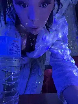 Snapshot of jamillydcastro chatting on 28, 11, 2025 jamillydcastro online show from 28, 11, 2025