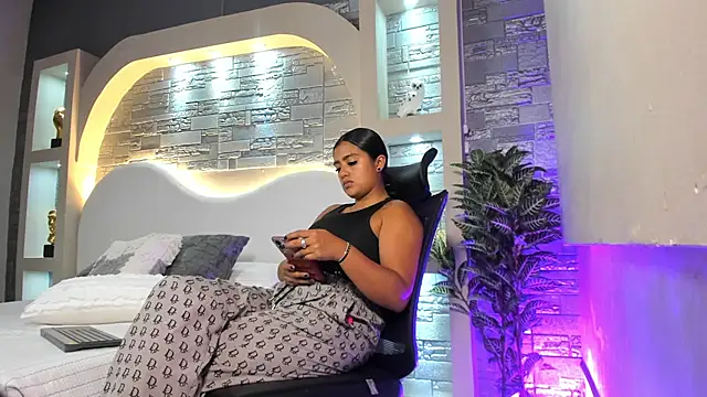 Karla 61 online show from 12, 11, 2025