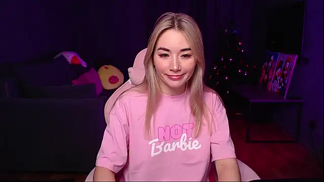 Snapshot of Rosie_Mac chatting on 19, 12, 2025 Rosie Mac online show from 19, 12, 2025