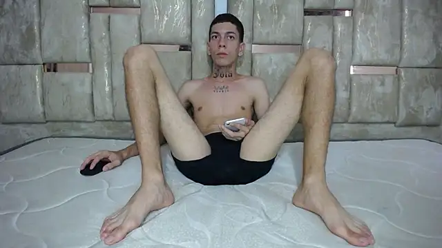 Snapshot of Who-am-I-201 chatting on 27, 11, 2025 Who-am-I-201 online show from 27, 11, 2025