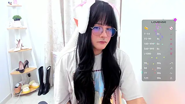 Snapshot of Omorimori chatting on 17, 11, 2025 Omorimori online show from 17, 11, 2025