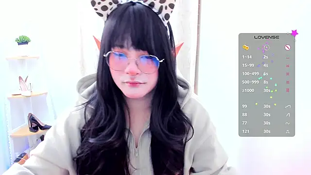 Snapshot of Omorimori chatting on 27, 11, 2025 Omorimori online show from 27, 11, 2025