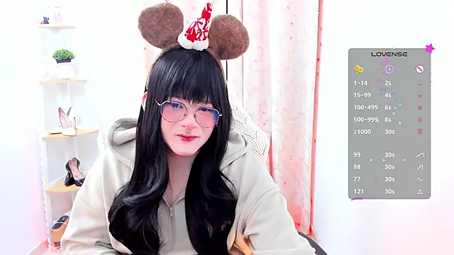 Snapshot of Omorimori chatting on 2, 12, 2025 Omorimori online show from 2, 12, 2025