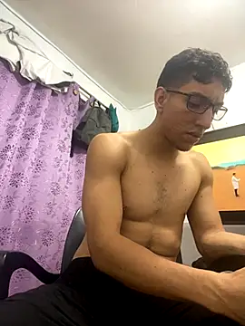 Snapshot of johnvixx chatting on 30, 11, 2025 johnvixx online show from 30, 11, 2025