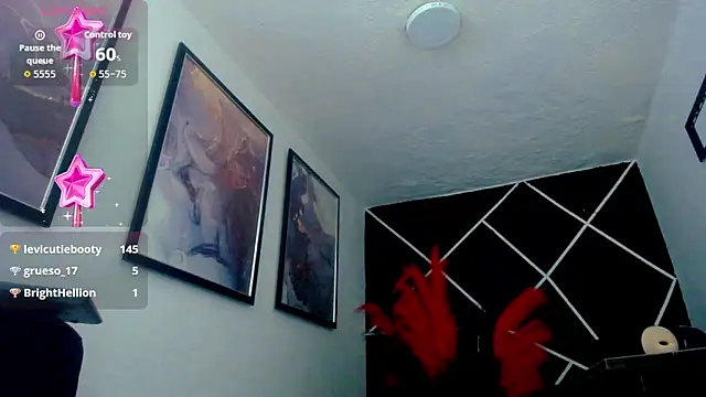 Snapshot of Sweet_Queens1 chatting on 29, 11, 2025 Sweet Queens1 online show from 29, 11, 2025