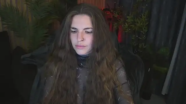 Snapshot of DanielaReign chatting on 13, 11, 2025 DanielaReign online show from 13, 11, 2025