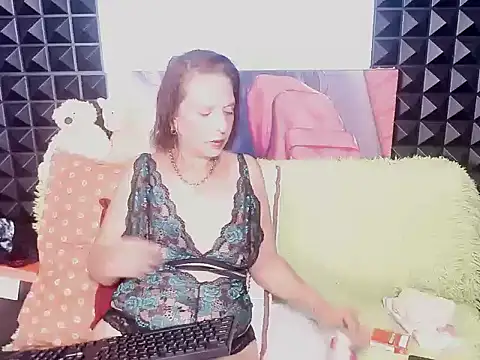 Snapshot of Hot_queen57 chatting on 7, 11, 2025 Hot queen57 online show from 7, 11, 2025