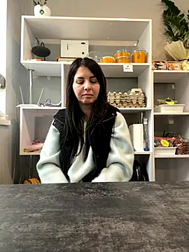 AmandaMartinezz online show from 24, 11, 2025