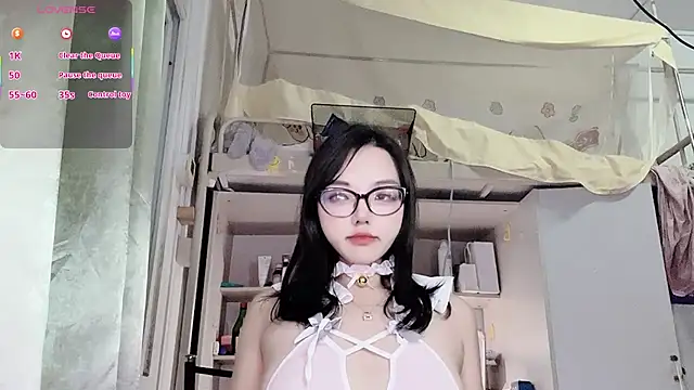 Snapshot of 99EE-yy chatting on 5, 11, 2025 99EE-yy online show from 5, 11, 2025