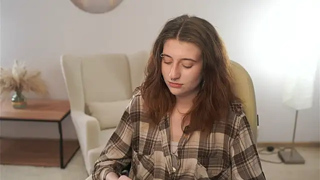 EmmalineNasir online show from 6, 11, 2025