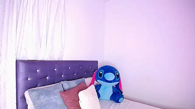 Snapshot of BryanaSmiths chatting on 17, 11, 2025 BryanaSmiths online show from 17, 11, 2025