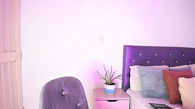 Snapshot of BryanaSmiths chatting on 30, 11, 2025 BryanaSmiths online show from 30, 11, 2025