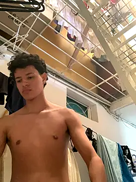 santicastroles online show from 8, 11, 2025