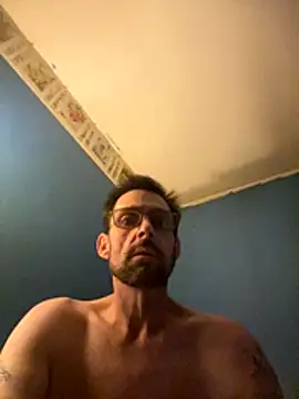 Snapshot of biggdaddyandqueenn chatting on 17, 11, 2025 biggdaddyandqueenn online show from 17, 11, 2025