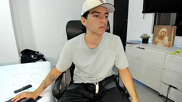 Snapshot of _rhys_jagger chatting on 24, 11, 2025 rhys jagger online show from 24, 11, 2025