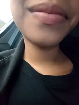 Snapshot of Morenaizzy chatting on 6, 11, 2025 Morenaizzy online show from 6, 11, 2025