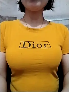 Snapshot of Niramiu chatting on 16, 11, 2025 Niramiu online show from 16, 11, 2025