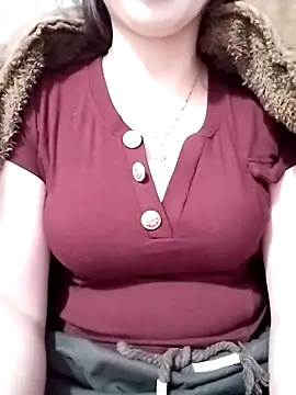 Snapshot of Niramiu chatting on 19, 11, 2025 Niramiu online show from 19, 11, 2025