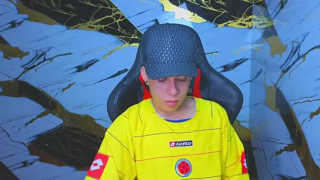 Suarezz10  online show from 12, 11, 2025