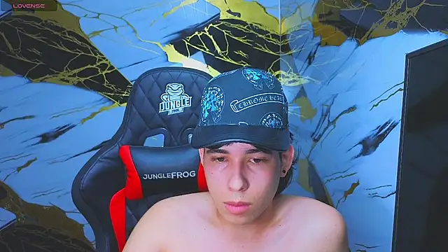 Suarezz10  online show from 18, 11, 2025