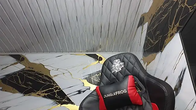 Suarezz10  online show from 26, 11, 2025