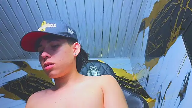 Suarezz10  online show from 3, 12, 2025