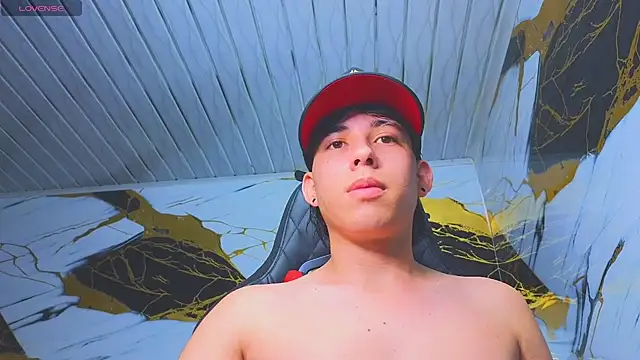 Suarezz10  online show from 4, 12, 2025